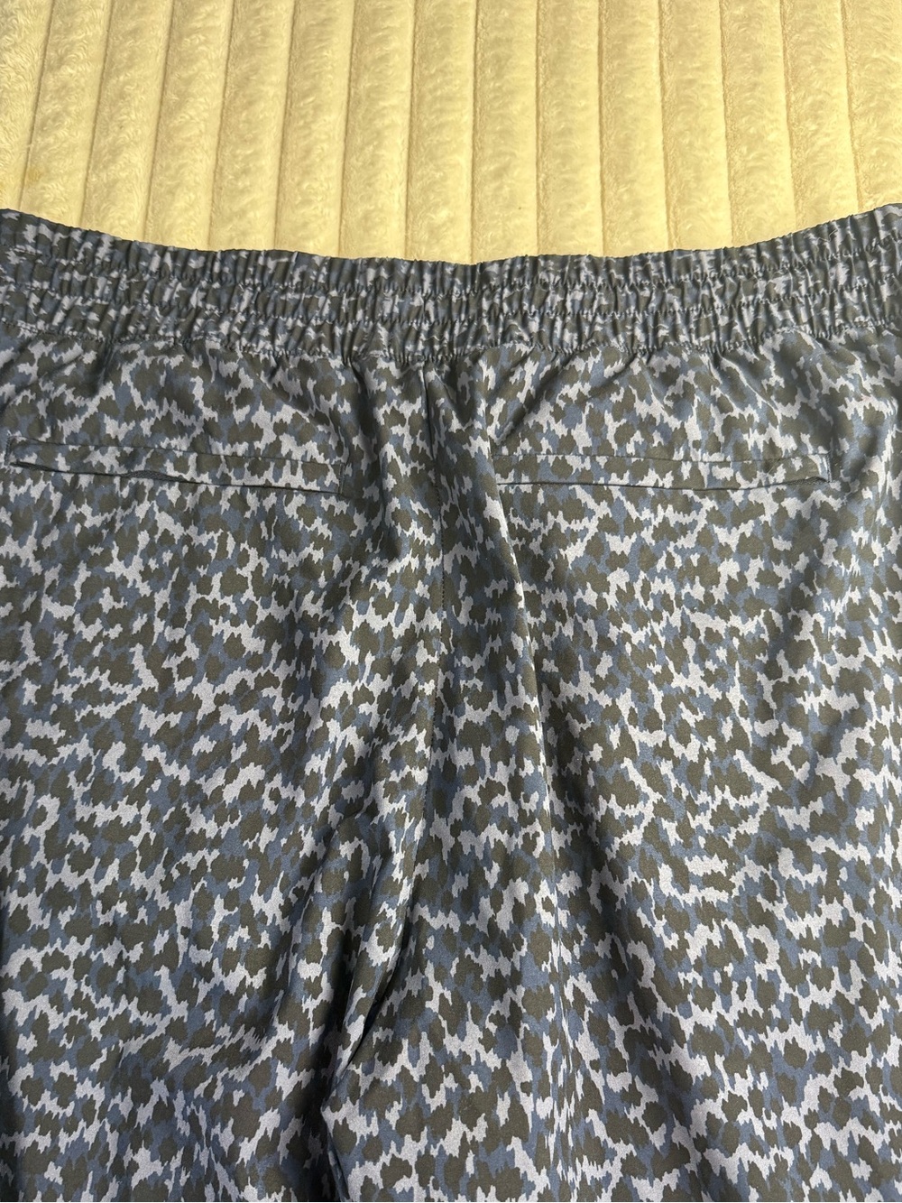 Athleta Avenue Printed Wide Leg Crop Pants Animal Print Black Blue Size 16 - Picture 12 of 14